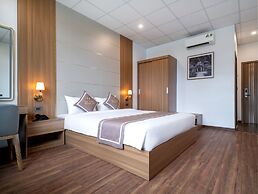 Núi Vàng Tràng An