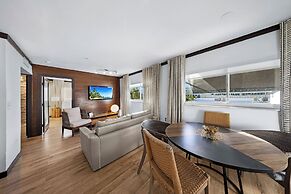 The Shoreline Suites