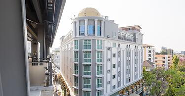 Airbus Hotel At Phawana Station