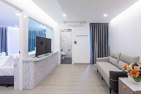 Airbus Hotel At Phawana Station