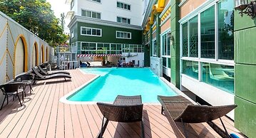 Airbus Hotel At Phawana Station