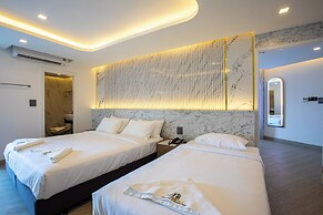 Airbus Hotel At Phawana Station