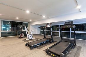 Airbus Hotel At Phawana Station