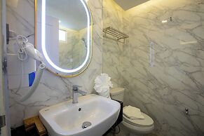 Airbus Hotel At Phawana Station