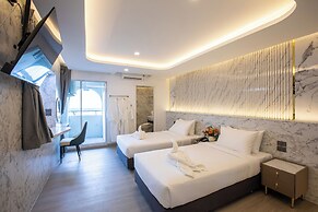 Airbus Hotel At Phawana Station