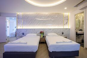 Airbus Hotel At Phawana Station