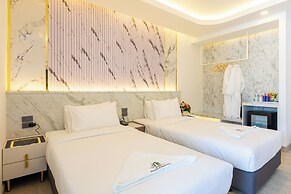 Airbus Hotel At Phawana Station