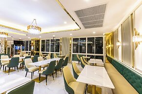 Airbus Hotel At Phawana Station