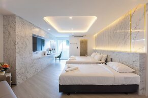 Airbus Hotel At Phawana Station