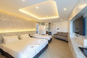 Airbus Hotel At Phawana Station