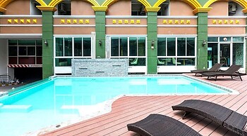 Airbus Hotel At Phawana Station