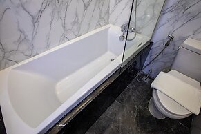 Airbus Hotel At Phawana Station