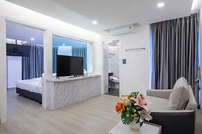 Airbus Hotel At Phawana Station