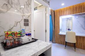 Airbus Hotel At Phawana Station