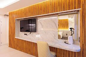 Airbus Hotel At Phawana Station