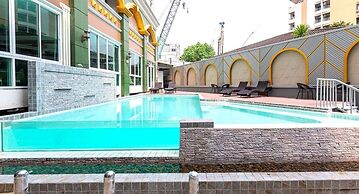 Airbus Hotel At Phawana Station