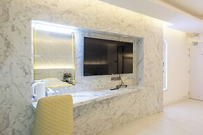 Airbus Hotel At Phawana Station