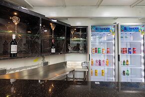 Airbus Hotel At Phawana Station