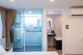 Airbus Hotel At Phawana Station