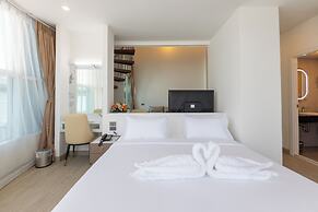 Airbus Hotel At Phawana Station