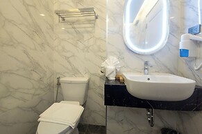 Airbus Hotel At Phawana Station