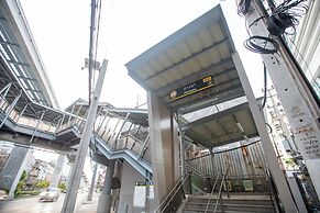 Airbus Hotel At Phawana Station