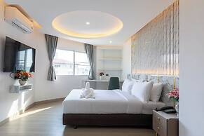 Airbus Hotel At Phawana Station