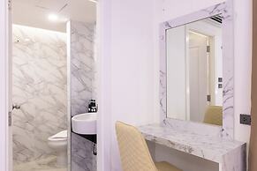 Airbus Hotel At Phawana Station