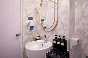 Airbus Hotel At Phawana Station