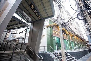 Airbus Hotel At Phawana Station