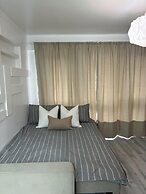 1 Bed Flat - Sleeps 2 - Parking - Wifi