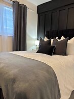 1 Bed Flat - Sleeps 2 - Parking - Wifi