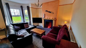 Spacious Centrally Located Apartment