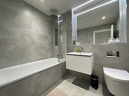 Elegant 2 Bedroom Apartment