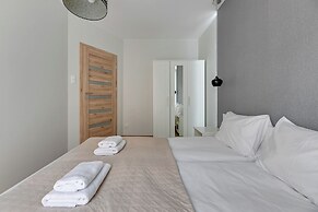 Aura - Riverside & Parking by Downtown Apartments