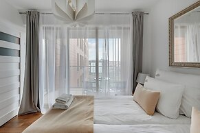 Aura - Riverside & Parking by Downtown Apartments