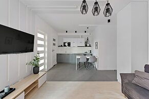 Aura - Riverside & Parking by Downtown Apartments