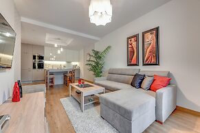 Aura - Riverside & Parking by Downtown Apartments