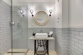 Aura - Riverside & Parking by Downtown Apartments