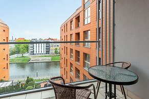 Aura - Riverside & Parking by Downtown Apartments