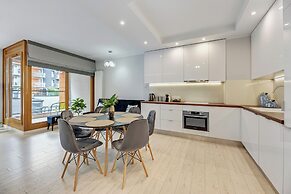 Aura - Riverside & Parking by Downtown Apartments