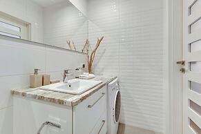 Aura - Riverside & Parking by Downtown Apartments