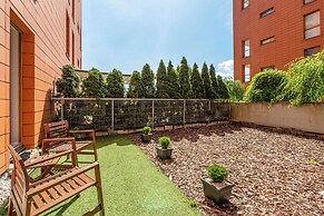 Aura - Riverside & Parking by Downtown Apartments