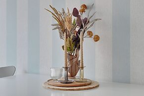 Aura - Riverside & Parking by Downtown Apartments