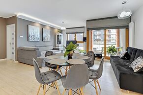 Aura - Riverside & Parking by Downtown Apartments