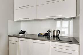 Aura - Riverside & Parking by Downtown Apartments