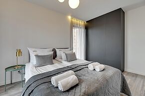 Aura - Riverside & Parking by Downtown Apartments