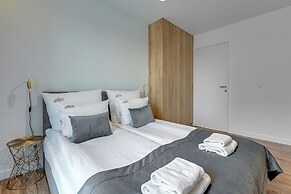 Aura - Riverside & Parking by Downtown Apartments