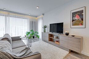 Aura - Riverside & Parking by Downtown Apartments