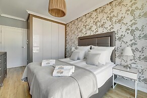 Aura - Riverside & Parking by Downtown Apartments